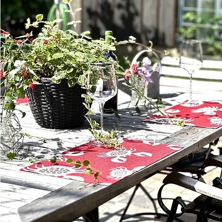 Apartment Ferienwohnung An Der Orangerie